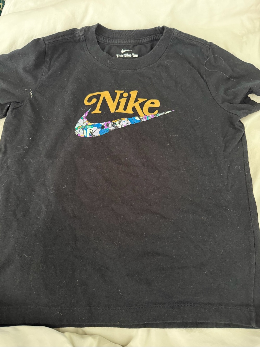 4 Nike Kids Short Sleeve Tees Multi-Color Graphic Pack set of shirts medium - Picture 8 of 11